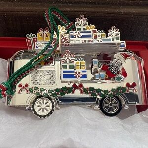 Newbridge silver wear Santa in a coffee van